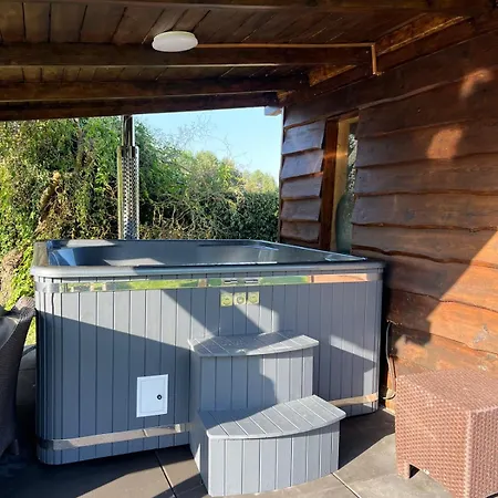 Dom Przy Lesie Godnowa